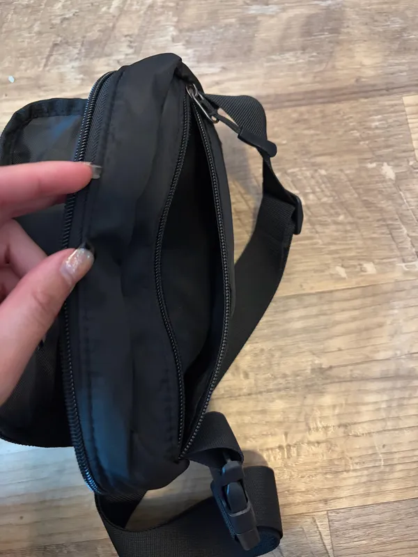 black fanny pack/belt bag - Image 4
