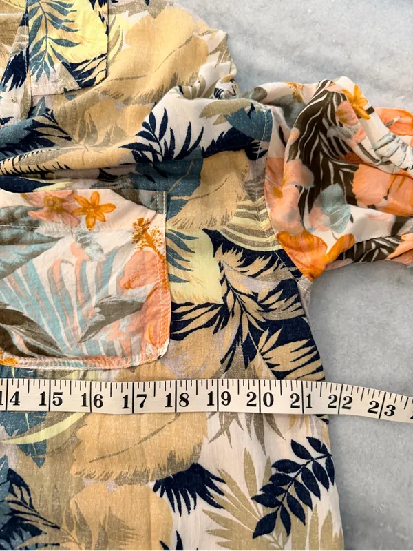 American Eagle Size M Tropical Hawaiian Camp Resort Short Sleeve Button Shirt - Image 7