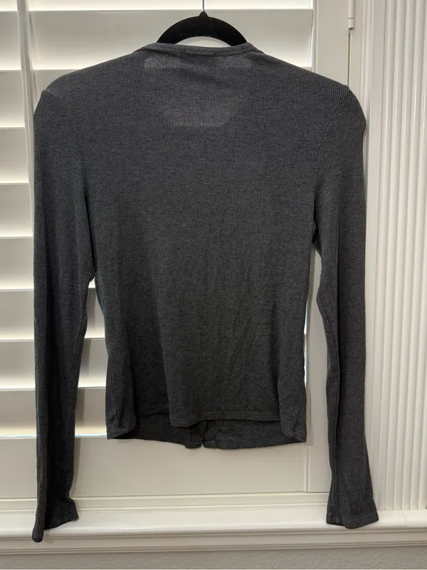 REVOLVE LNA Gabriella Ribbed Snap Henley Dark Heather Grey Size Small - Image 6