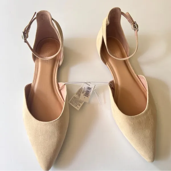 Old Navy Women's Pointy Toe Low Heel Ankle Strap Flats Desert Floor Sz 8 - Image 3