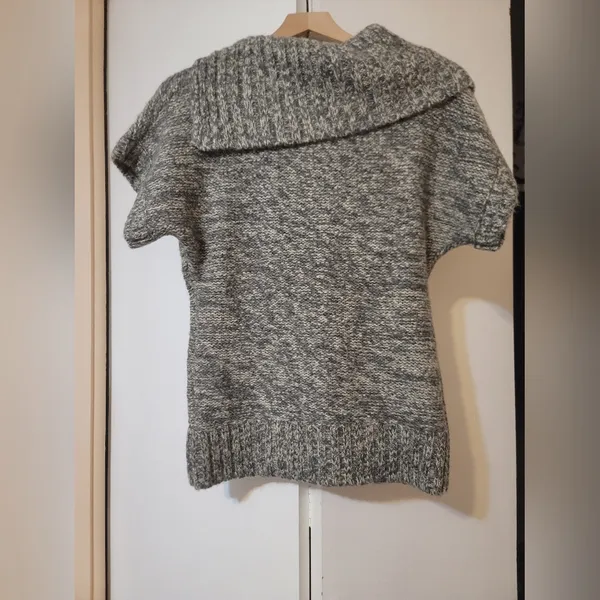 Gray Women's T Shirt Sweater Size L - Image 3