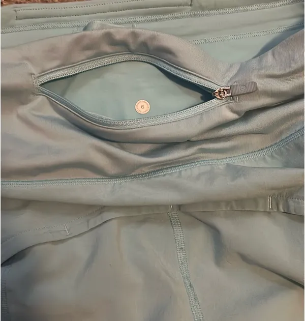 Lululemon Speed Up Shorts High-Rise 4" - Image 3