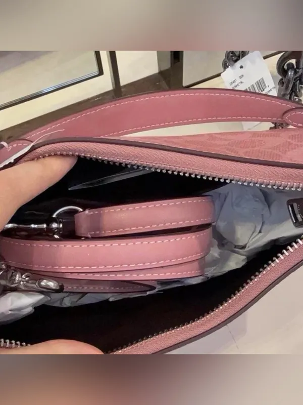 COACH - Teri shoulder bag Signature Canvas CV933 dusty Pink - Image 6