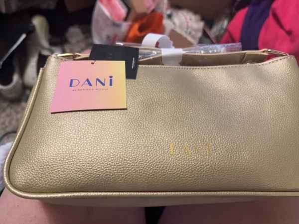 DANI by Danielle Nicole Star Wars The Mandalorian Grogu Sunset Shoulder Bag - Image 2