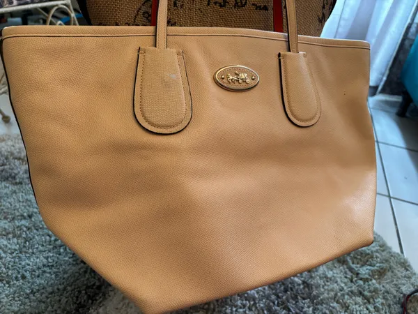 Coach Beautiful light peach handbag 🩷🩷 - Image 3