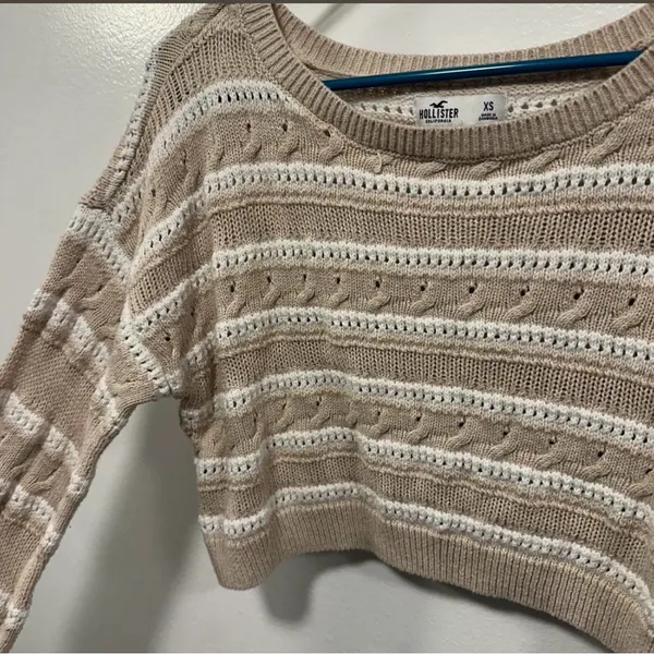 Hollister Beige and White Cropped Open-Knit Sweater - Image 4