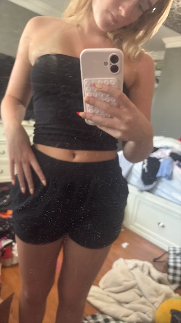 Hollister Ultra High-Rise Black Lounge Shorts - Image 2