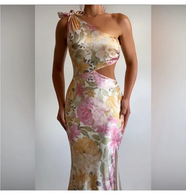 Showpo floral dress - Image 3