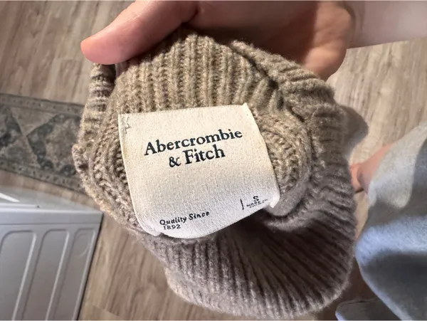 Abercrombie & fitch sweater - Image 3