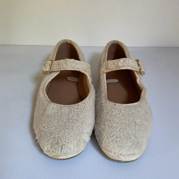 Universal Threads Mary Jane Flats Sherpa Cream Fleece Texture Size 9 - Image 4