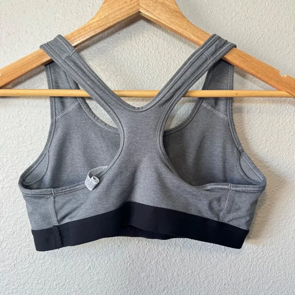 Nike‎ Pro Dri-Fit Medium Gray Racerback Sports Bra Size Small - Image 3