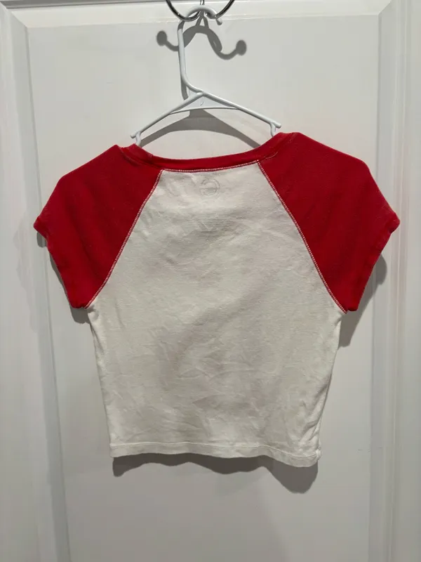 Social Culture Red and White Cropped Tee, Sz M - Image 3