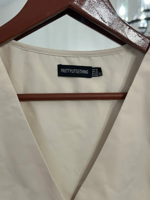 Pretty Little Thing Cropped Vest - Image 4