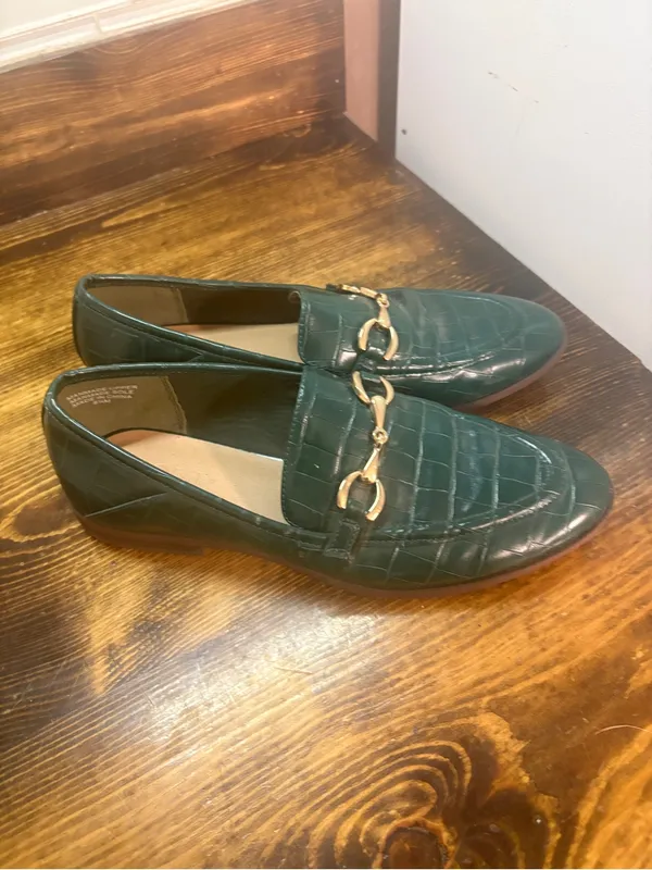 Loft green croc loafers size 8.5 - Image 2