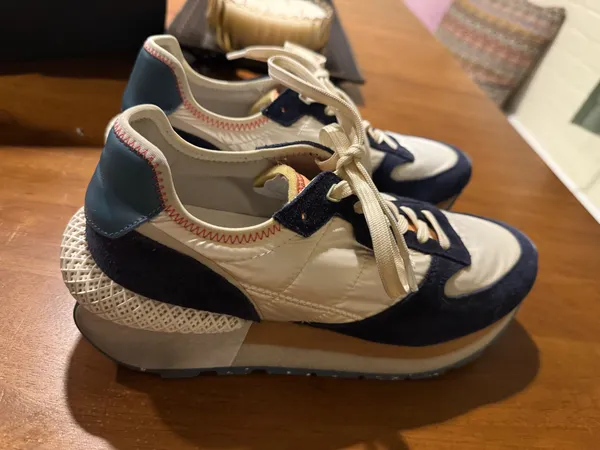 Vintage Havana Sneakers - Image 3