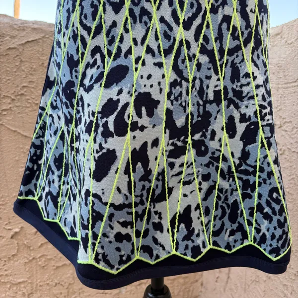 Herve Leger Kollette caged animal jacquard fit and flare dress size extra small - Image 5