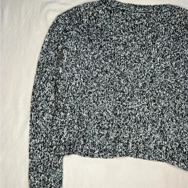 H&M Divided Black Marled Knit Pullover Crop Sweater Size M Long Sleeve - Image 7
