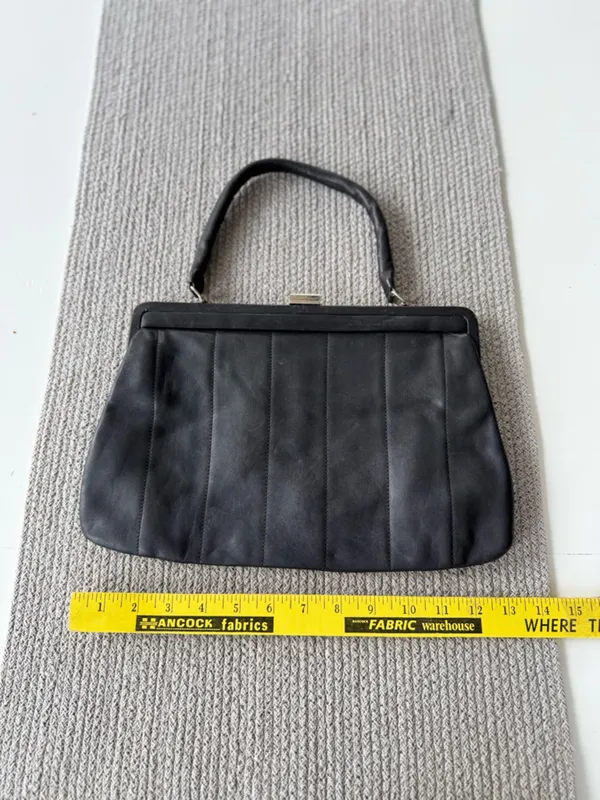 Vintage 60s 70s Black Leather Shoulder Bag Purse - Image 5
