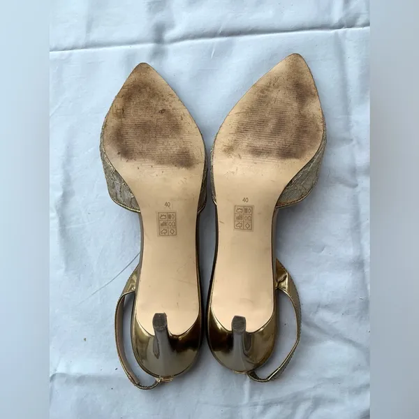 Guess Elegant Gold Lace Women’s Heels - Image 10