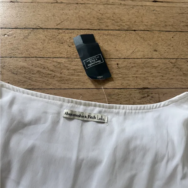 NWT Abercrombie & Fitch Crop Top - Image 7