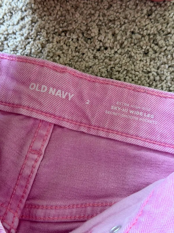 Old Navy Sky-Hi Wide-Leg Extra High Rise Jeans - Image 3