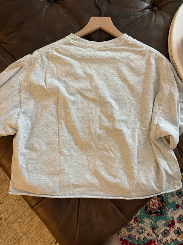 Brandy Melville Georgetown Tee Cropped - Image 4