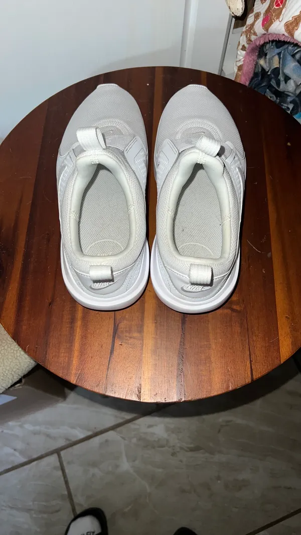 Nike Women’s Slip-On Sneakers - Image 3