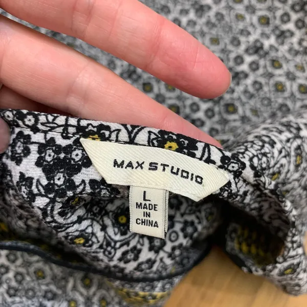 Max Studio Womens Black White Floral‎ Medallion V-Neck Sleeveless Blouse Large - Image 6