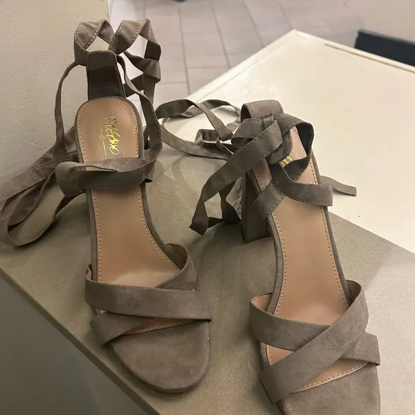 Heels Elegant Gray Women's Heeled Sandals Size 11 Mossimo - Image 4