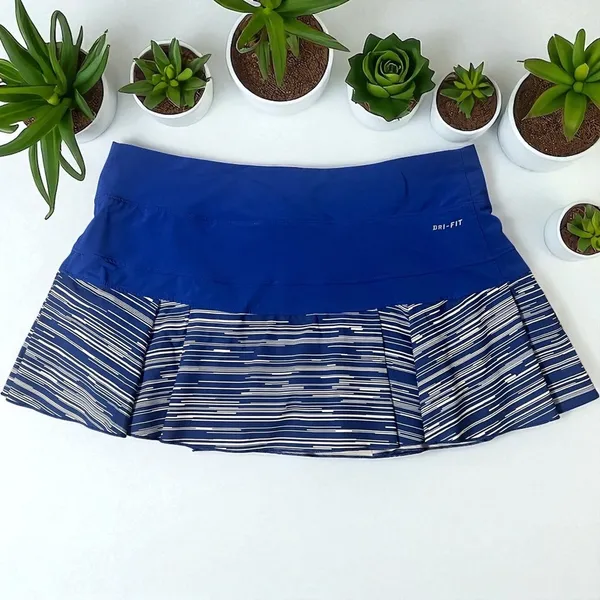 Nike Women's Golf Skort Blue White Striped Pleated Athletic Activewear Size M‎ - Image 2
