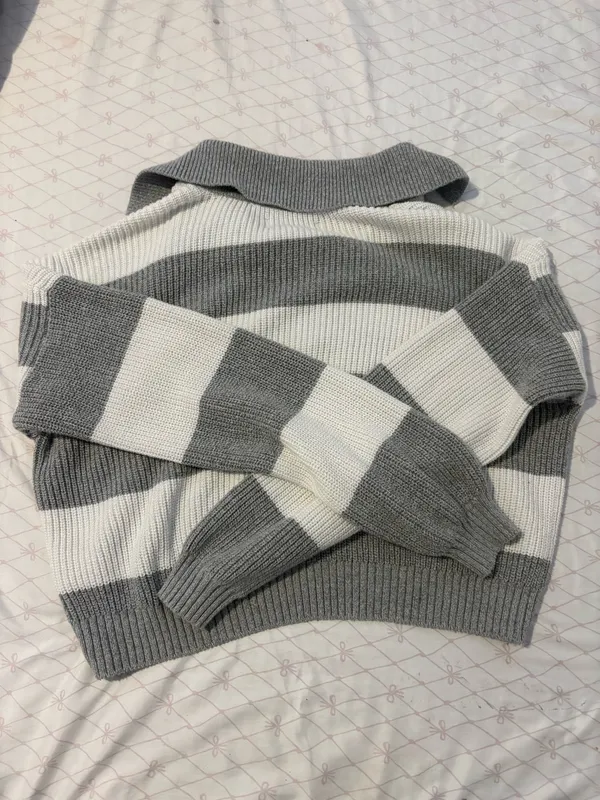Hollister Sweater - Image 2