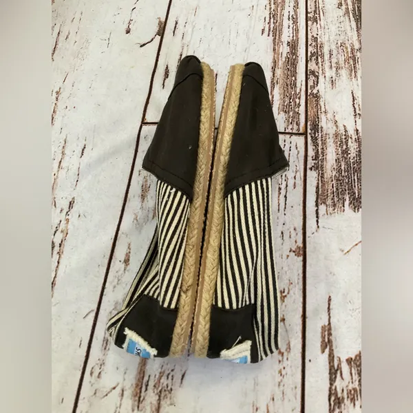 Nwot Toms‎ Distressed Black And Cream Stripped Espadrille Style Slip On Shoes - Image 3