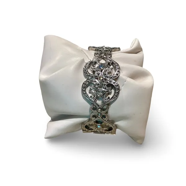 NWOT Fleur de Lis Bracelet Watch Silver - Image 3