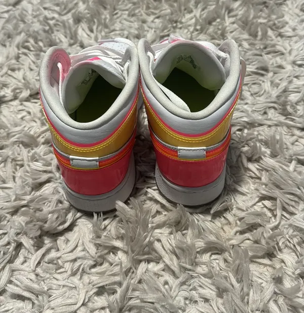 Nike Jordan 1 Retro Mids Edge Glow - Image 4