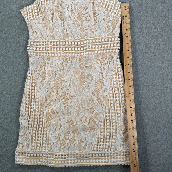 PrettyLittleThing Women's 6 White Lace High Neck Crochet Bodycon Dress New - Image 4