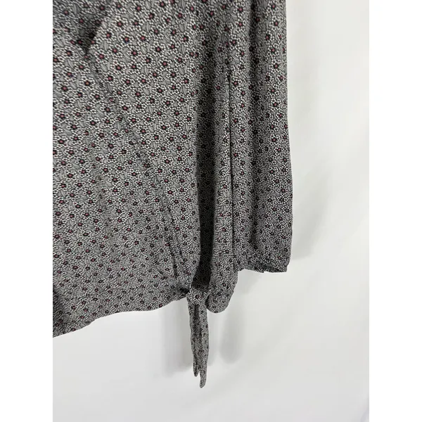 Ann Taylor LOFT Floral Pattern Flowy Fit Tie Bottom Blouse Size Small - Image 2