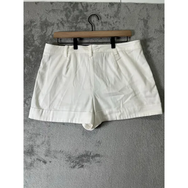 Alice +‎ Olivia Pleated Cuff Shorts Off White High Rise Tailored Size 12 Classic - Image 3