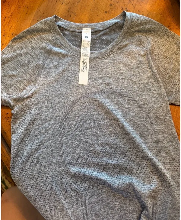Lululemon Swiftly Tech 2.0 Short Sleeve - Image 2