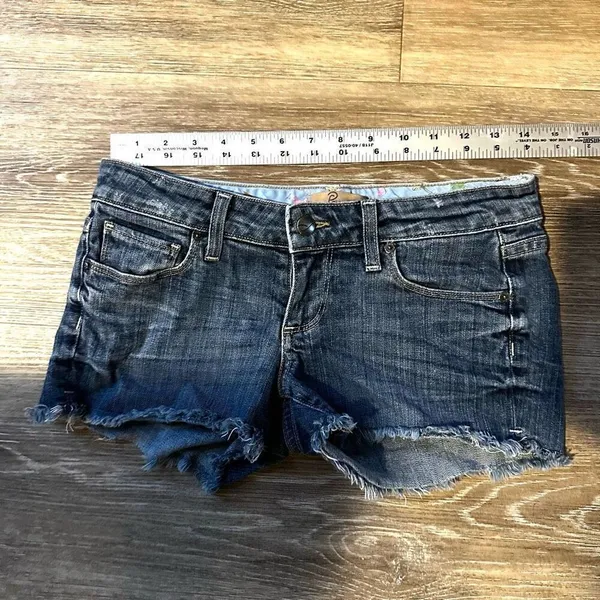 Paige jeans short shorts - Image 11
