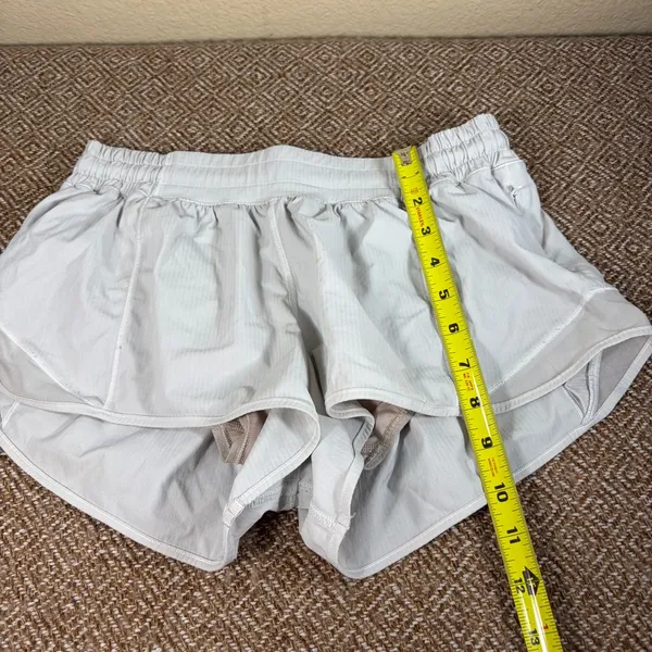 Lululemon Hotty Hot High-Rise Short 3” Sz 8 White Outdoor Casual Preppy Gorpcore - Image 13