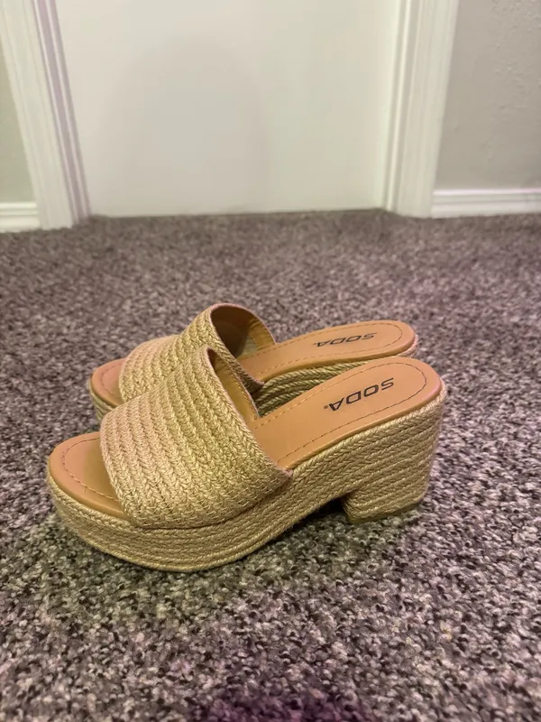 Soda Platform Sandals - Image 3