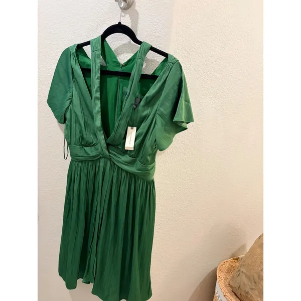 Anthropologie Green Pleated Mini Dress Cold Shoulder V-Neck Size 8 NWT - Image 2