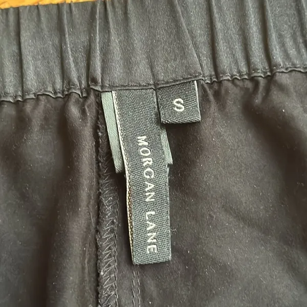 Morgan Lane Heart-Pocket Silk-Blend Sleep Shorts in Black S - Image 4