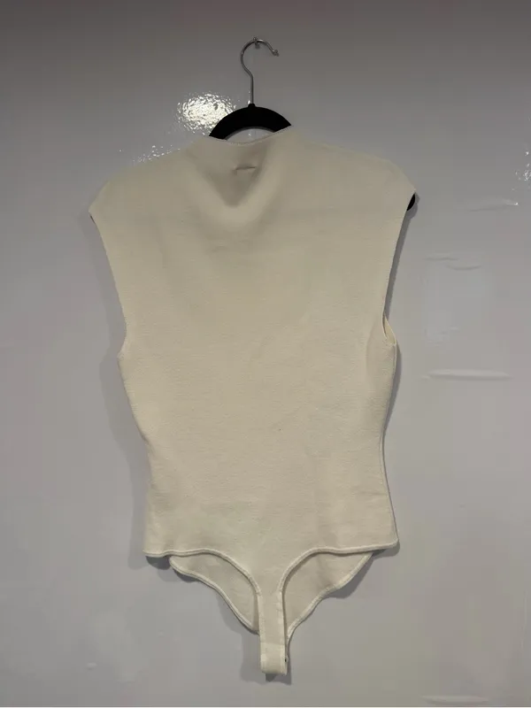 Sleeveless Cream Abercrombie and Fitch Knit Mock Neck Bodysuit - Image 3