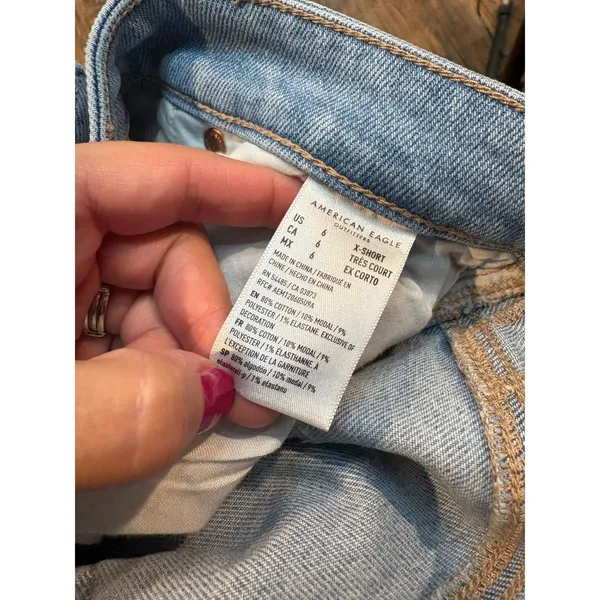 American Eagle Mom Straight distressed jeans - Image 2