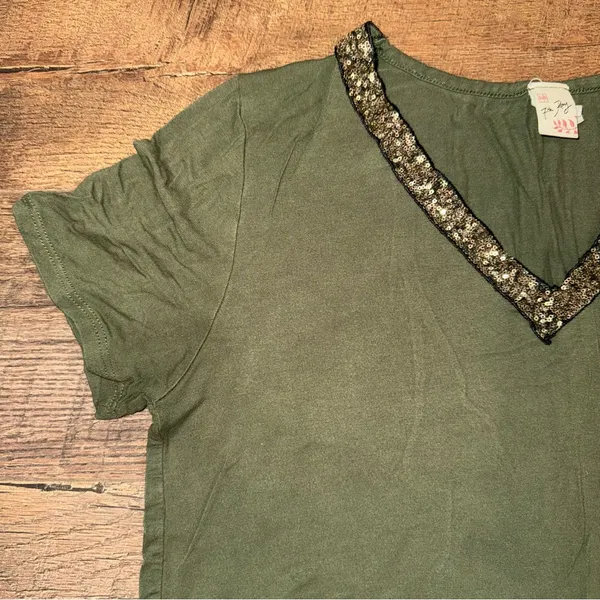 7th Ray Olive Green Sequin Trim Pocket V-Neck Top - Image 2