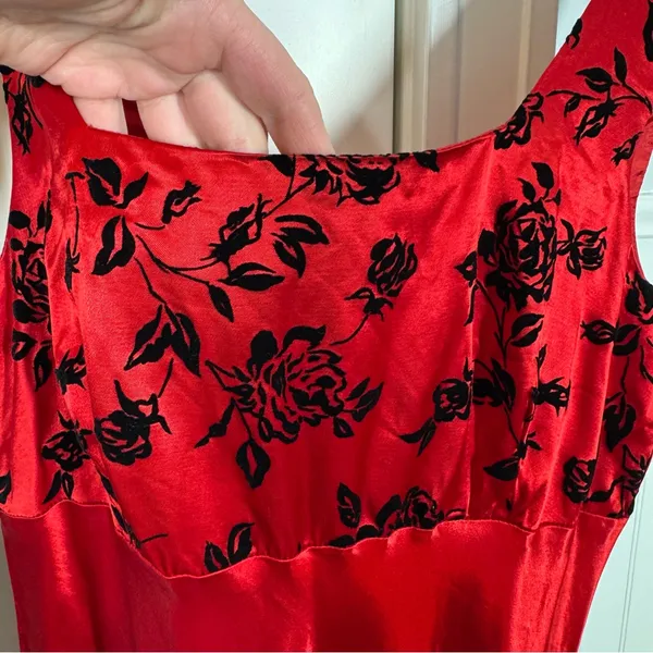 Vintage Y2K Be Smart Red Goth Dress Dark Romance Velvet‎ Rose Midi Maxi Dress - Image 2