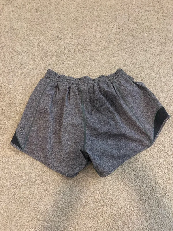 Lululemon Shorts Hotty Hot 4" - Image 2