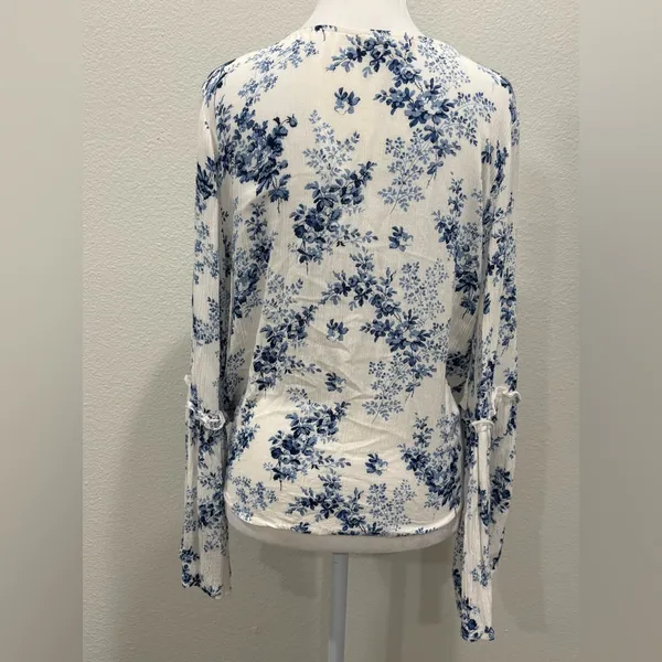 Altar'd State Blue and White Floral Blouse Size S - Image 2