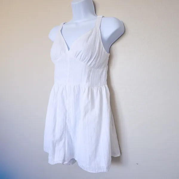 American Eagle Romper Womens Medium White Cotton Grid Smocked Back Summer V-Neck - Image 3
